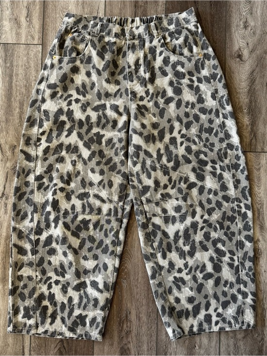 Like Love Pants - Like Love Animal Print Barrel Jeans Wo’s MEDIUM Baggy Wide Leg Pants High-Rise